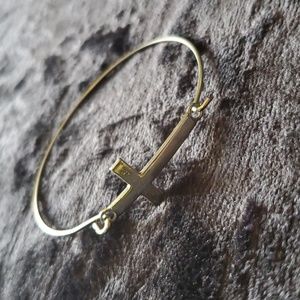 Horizontal Cross Bracelet